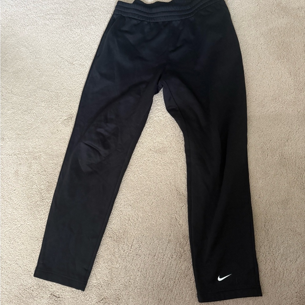 Nike Big Kids Black Therma-FIT sweat pants. Extended size L+